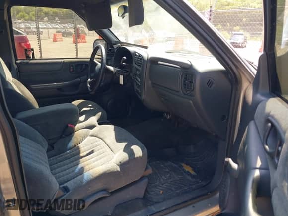 2002 Chevrolet S-10 LS с VIN 1GCCS195728158125, выставлен на аукционе IAAI как лот 42595558 с пробегом 134 796 миль миль и . История ставок и продаж доступна на DreamBid. Изображение 5.