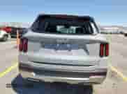 2025 Kia Sorento EX с VIN 5XYRH4JF7SG356257, выставлен на аукционе Copart как лот 68354045 с пробегом 4 908 миль миль и Списание • Salvage title. История ставок и продаж доступна на DreamBid. Изображение 6.