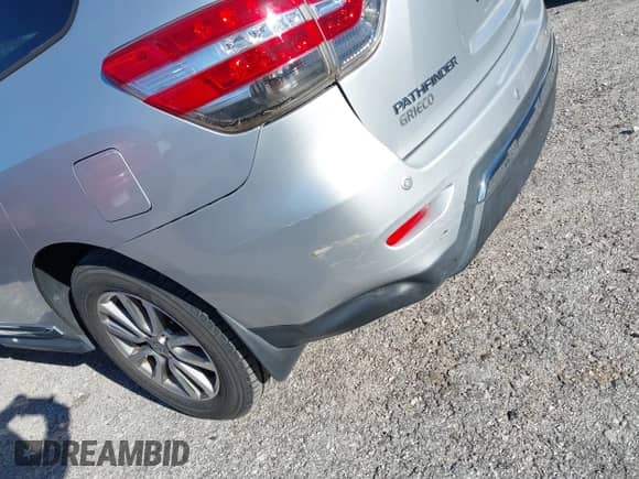 2014 Nissan Pathfinder Platinum Hybrid with VIN 5N1CR2MN2EC637638, listed as a IAAI auction lot 41855108 with 137,387 mi miles and . Bid and sale history available at DreamBid. Image 6.