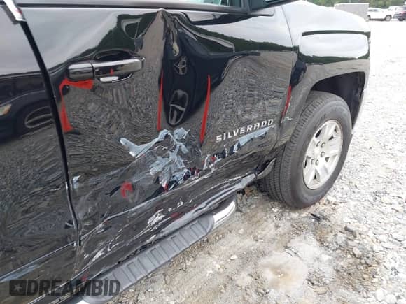 2018 Chevrolet Silverado 1500 LT с VIN 3GCPCREC8JG595478, выставлен на аукционе IAAI как лот 43331608 с пробегом 49 355 миль миль и . История ставок и продаж доступна на DreamBid. Изображение 6.