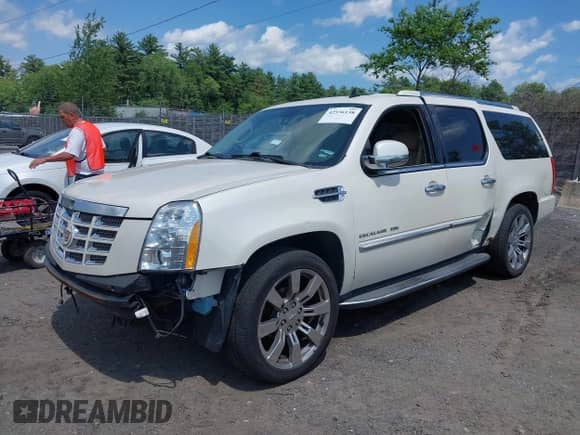 2013 Cadillac Escalade ESV Luxury с VIN 1GYS4HEF1DR228321, выставлен на аукционе IAAI как лот 42536138 с пробегом 160 957 миль миль и . История ставок и продаж доступна на DreamBid. Изображение 2.