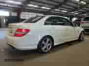 2011 Mercedes-Benz C 300 Sport z VIN WDDGF8BB0BR158918, wystawiony jako Copart lot #85544415 z przebiegiem 129 430 mil mil oraz Czysty tytuł • Clean title. Historia ofert i sprzedaży dostępna na DreamBid. Obrazek 3.