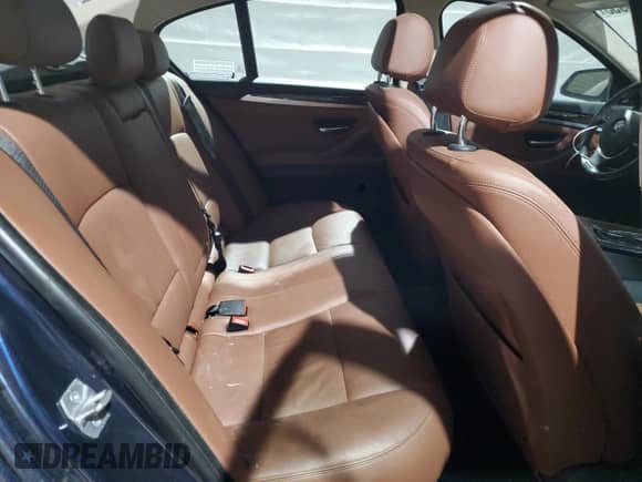 2015 BMW 5 Series 535d xDrive z VIN WBAFV3C55FD686510, wystawiony jako Copart lot #51404955 z przebiegiem 160 341 mil mil oraz Szkoda całkowita • Salvage title. Historia ofert i sprzedaży dostępna na DreamBid. Obrazek 10.