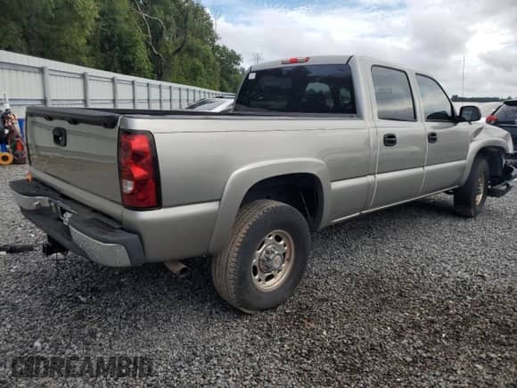 2003 Chevrolet Silverado 1500HD LT с VIN 1GCGC13U93F142570, выставлен на аукционе Copart как лот 70047944 с пробегом 243 221 миль миль и Списание • Salvage title. История ставок и продаж доступна на DreamBid. Изображение 3.