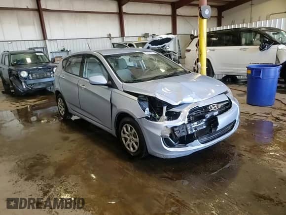 2012 Hyundai Accent GS z VIN KMHCT5AE4CU042837, wystawiony jako Copart lot #89846275 z przebiegiem 85 376 mil mil oraz Szkoda całkowita • Salvage title. Historia ofert i sprzedaży dostępna na DreamBid. Obrazek 13.