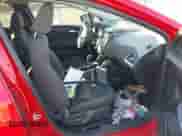 2019 Chevrolet Cruze z VIN 1G1BJ5SM4K7102066, wystawiony jako IAAI lot #42308902 z przebiegiem 76 024 mil mil oraz . Historia ofert i sprzedaży dostępna na DreamBid. Obrazek 5.