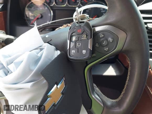 2018 Chevrolet Suburban Premier z VIN 1GNSKJKC2JR378793, wystawiony jako IAAI lot #42327679 z przebiegiem 151 091 mil mil oraz . Historia ofert i sprzedaży dostępna na DreamBid. Obrazek 11.