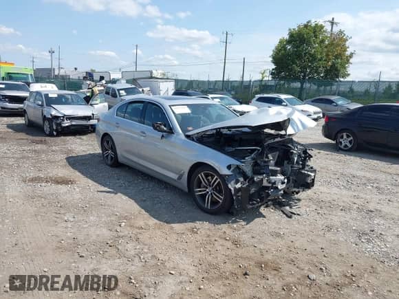 2021 BMW 5 Series 530i xDrive с VIN WBA13BJ05MWW99051, выставлен на аукционе IAAI как лот 43171897 с пробегом Не указан миль и . История ставок и продаж доступна на DreamBid. Изображение 1.