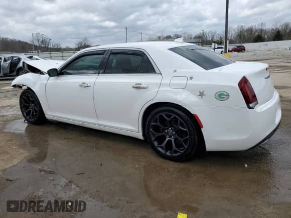 2020 Chrysler 300 Touring с VIN 2C3CCAAGXLH128336, выставлен на аукционе Copart как лот 51524345 с пробегом 81 132 миль миль и На запчасти • Non repairable. История ставок и продаж доступна на DreamBid. Изображение 2.