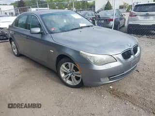 2009 BMW 5 Series 528i xDrive с VIN WBANV13519C155444, выставлен на аукционе IAAI как лот 43249169 с пробегом 132 052 миль миль и . История ставок и продаж доступна на DreamBid. Изображение 1.