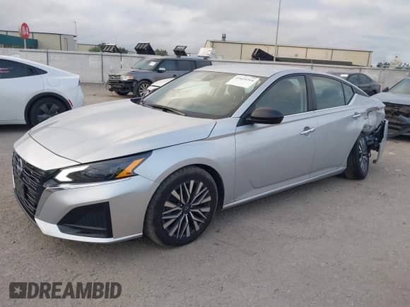 2024 Nissan Altima SV with VIN 1N4BL4DV4RN302829, listed as a IAAI auction lot 43424214 with 40,123 mi miles and . Bid and sale history available at DreamBid. Image 17.