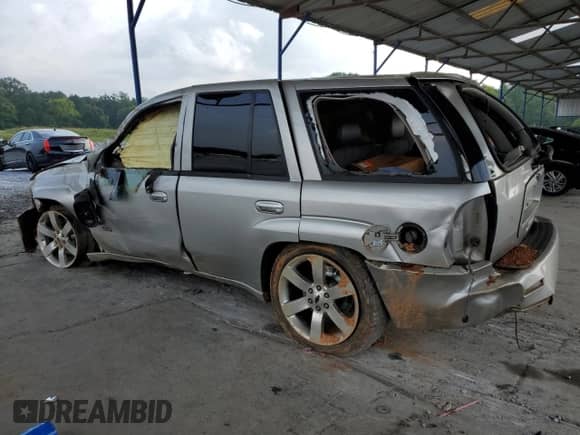 2007 Chevrolet TrailBlazer SS с VIN 1GNES13H072134648, выставлен на аукционе Copart как лот 69706385 с пробегом Не указан миль и На запчасти • Non repairable. История ставок и продаж доступна на DreamBid. Изображение 2.