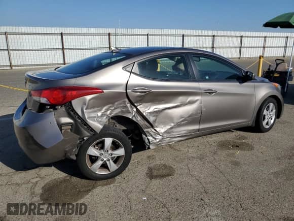 2013 Hyundai Elantra GLS с VIN 5NPDH4AE9DH280005, выставлен на аукционе Copart как лот 81735935 с пробегом 57 986 миль миль и Списание • Salvage title. История ставок и продаж доступна на DreamBid. Изображение 3.