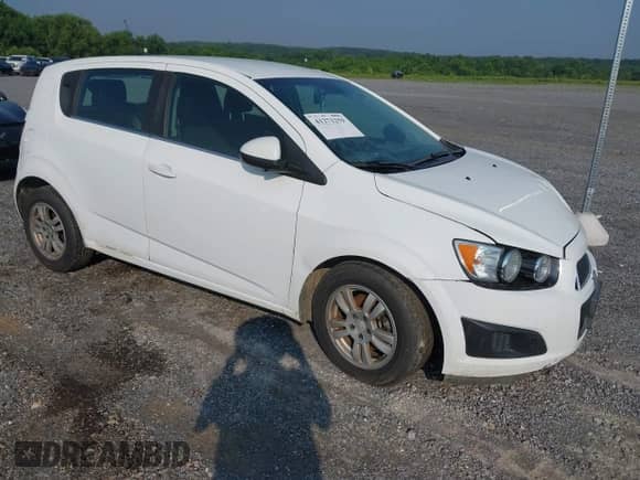 2013 Chevrolet Sonic LT с VIN 1G1JC6SH5D4219139, выставлен на аукционе IAAI как лот 41271259 с пробегом 120 442 миль миль и . История ставок и продаж доступна на DreamBid. Изображение 1.