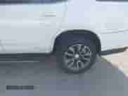 2021 Chevrolet Tahoe LT z VIN 1GNSCNKD7MR386938, wystawiony jako IAAI lot #41723844 z przebiegiem 48 430 mil mil oraz . Historia ofert i sprzedaży dostępna na DreamBid. Obrazek 6.