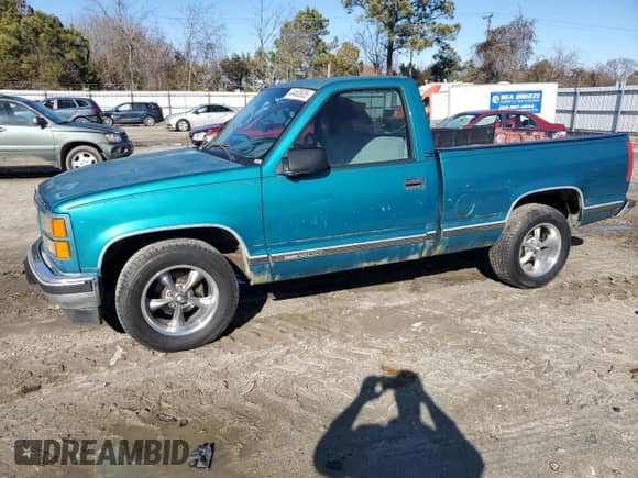1995 GMC Sierra 1500 z VIN 1GTEC14H7SZ517720, wystawiony jako Copart lot #44463635 z przebiegiem 221 204 mil mil oraz Szkoda całkowita • Salvage title. Historia ofert i sprzedaży dostępna na DreamBid. Obrazek 1.