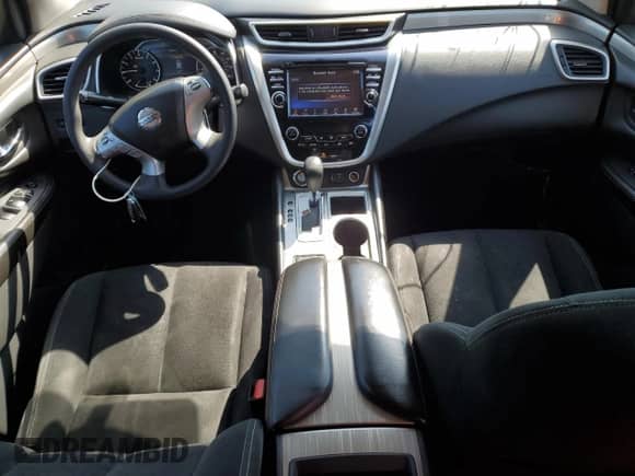 2018 Nissan Murano SV z VIN 5N1AZ2MG7JN190182, wystawiony jako Copart lot #71690185 z przebiegiem 81 127 mil mil oraz Czysty tytuł • Clean title. Historia ofert i sprzedaży dostępna na DreamBid. Obrazek 8.