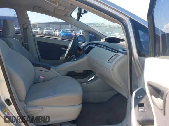 2011 Toyota Prius I with VIN JTDKN3DU4B1364282, listed as a IAAI auction lot 42826050 with 133,613 mi miles and . Bid and sale history available at DreamBid. Image 5.