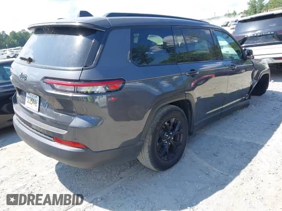 2024 Jeep Grand Cherokee Altitude with VIN 1C4RJKAG3R8557396, listed as a IAAI auction lot 42823588 with 28,719 mi miles and . Bid and sale history available at DreamBid. Image 4.