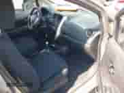 2015 Nissan Note SV z VIN 3N1CE2CPXFL367473, wystawiony jako IAAI lot #42907373 z przebiegiem 88 164 mil mil oraz . Historia ofert i sprzedaży dostępna na DreamBid. Obrazek 5.