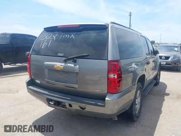 2007 Chevrolet Suburban LTZ z VIN 3GNFC16047G302161, wystawiony jako IAAI lot #42053997 z przebiegiem 173 922 mil mil oraz . Historia ofert i sprzedaży dostępna na DreamBid. Obrazek 4.