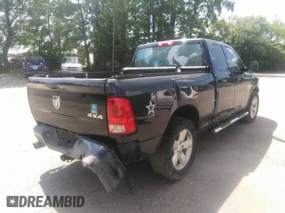 2014 Ram 1500 Express z VIN 1C6RR7FTXES375128, wystawiony jako IAAI lot #42590157 z przebiegiem 194 958 mil mil oraz . Historia ofert i sprzedaży dostępna na DreamBid. Obrazek 4.