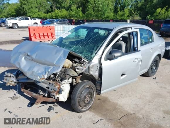 2008 Chevrolet Cobalt LS z VIN 1G1AK58F587186179, wystawiony jako IAAI lot #42310524 z przebiegiem Nie podano mil oraz . Historia ofert i sprzedaży dostępna na DreamBid. Obrazek 2.
