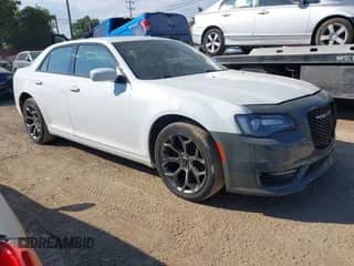 2015 Chrysler 300 S with VIN 2C3CCABG4FH872498, listed as a IAAI auction lot 43212179 with 164,512 mi miles and . Bid and sale history available at DreamBid. Image 1.