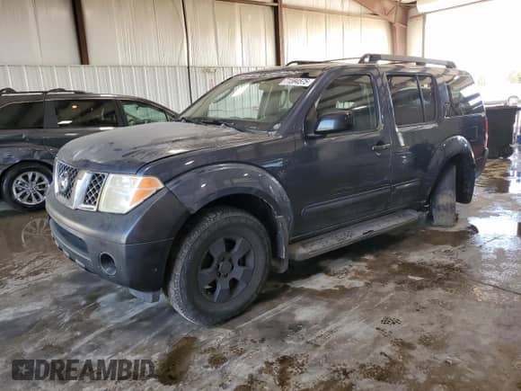 2005 Nissan Pathfinder SE z VIN 5N1AR18W25C721110, wystawiony jako Copart lot #71594575 z przebiegiem Nie podano mil oraz Szkoda całkowita • Salvage title. Historia ofert i sprzedaży dostępna na DreamBid. Obrazek 1.