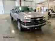 2006 Chevrolet Silverado 2500HD LT3 z VIN 1GCHK23DX6F190130, wystawiony jako Copart lot #82350845 z przebiegiem Nie podano mil oraz Szkoda całkowita • Salvage title. Historia ofert i sprzedaży dostępna na DreamBid. Obrazek 13.