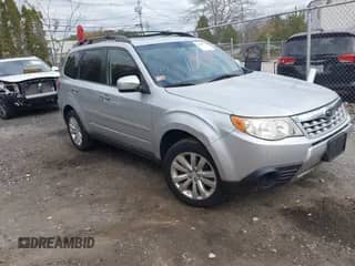 2011 Subaru Forester X Premium z VIN JF2SHADC5BH713106, wystawiony jako IAAI lot #43545395 z przebiegiem 142 164 mil mil oraz . Historia ofert i sprzedaży dostępna na DreamBid. Obrazek 1.