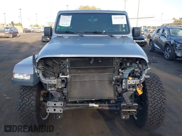 2021 Jeep Wrangler Unlimited Sahara Altitude z VIN 1C4HJXEG9MW522241, wystawiony jako IAAI lot #42647966 z przebiegiem 55 789 mil mil oraz . Historia ofert i sprzedaży dostępna na DreamBid. Obrazek 13.