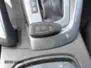 2012 Ford Focus Titanium z VIN 1FAHP3J26CL271511, wystawiony jako IAAI lot #42970461 z przebiegiem 151 638 mil mil oraz . Historia ofert i sprzedaży dostępna na DreamBid. Obrazek 11.