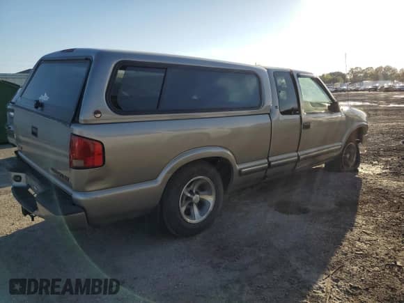 2001 Chevrolet S-10 LS Xtreme с VIN 1GCCS195218172240, выставлен на аукционе Copart как лот 81904105 с пробегом Не указан миль и Списание • Salvage title. История ставок и продаж доступна на DreamBid. Изображение 3.