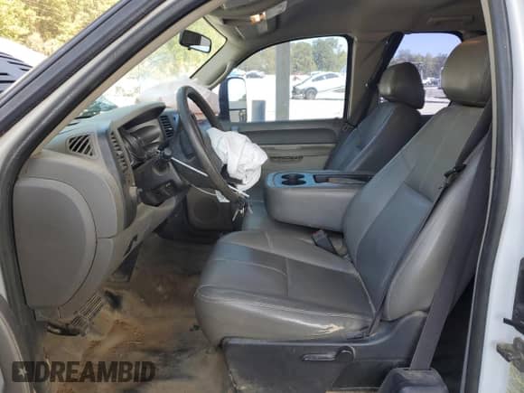 2013 GMC Sierra 1500 with VIN 1GD21ZCG1DZ332299, listed as a Copart auction lot 85081855 with 157,522 mi miles and Salvage title. Bid and sale history available at DreamBid. Image 7.