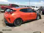 2019 Hyundai Veloster Turbo R-Spec z VIN KMHTH6AB9KU005682, wystawiony jako Copart lot #59698485 z przebiegiem 77 171 mil mil oraz Szkoda całkowita • Salvage title. Historia ofert i sprzedaży dostępna na DreamBid. Obrazek 3.