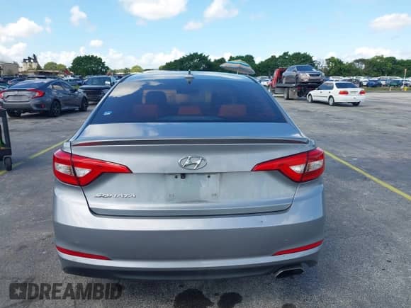 2017 Hyundai Sonata SE с VIN 5NPE24AFXHH566871, выставлен на аукционе IAAI как лот 43361778 с пробегом 168 484 миль миль и . История ставок и продаж доступна на DreamBid. Изображение 16.
