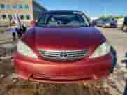 2005 Toyota Camry STD z VIN 4T1BE32K65U026611, wystawiony jako Copart lot #83808545 z przebiegiem 260 770 mil mil oraz Szkoda całkowita • Salvage title. Historia ofert i sprzedaży dostępna na DreamBid. Obrazek 5.