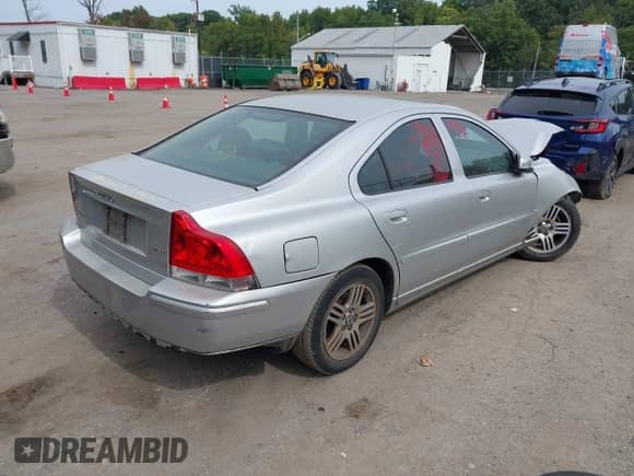 2008 Volvo S60 2.5T с VIN YV1RS592682686929, выставлен на аукционе IAAI как лот 43329412 с пробегом 176 591 миль миль и . История ставок и продаж доступна на DreamBid. Изображение 4.