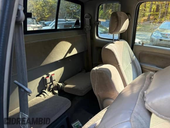 2004 Toyota Tacoma с VIN 5TEWM72NX4Z325860, выставлен на аукционе Copart как лот 90104865 с пробегом 309 267 миль миль и Чистый • Clean title. История ставок и продаж доступна на DreamBid. Изображение 9.