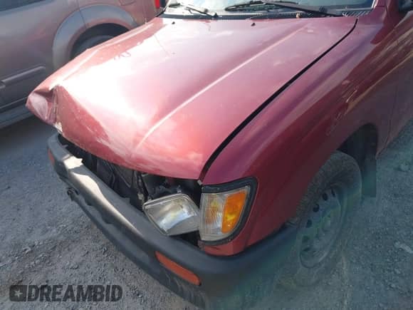 1995 Toyota Tacoma z VIN 4TAUN53B1SZ040515, wystawiony jako IAAI lot #43135152 z przebiegiem 259 900 mil mil oraz . Historia ofert i sprzedaży dostępna na DreamBid. Obrazek 13.