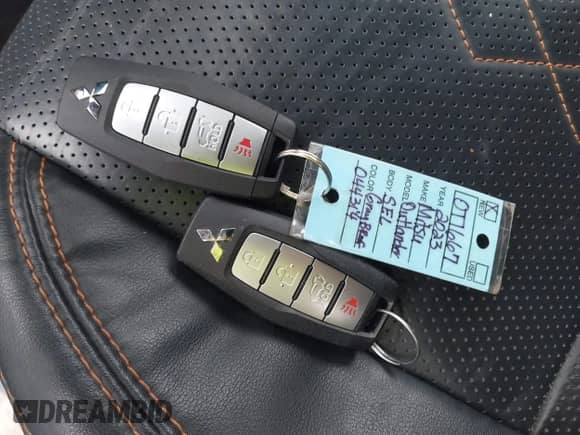 2023 Mitsubishi Outlander SEL z VIN JA4J4VA87PZ044314, wystawiony jako IAAI lot #41259803 z przebiegiem 31 927 mil mil oraz . Historia ofert i sprzedaży dostępna na DreamBid. Obrazek 11.