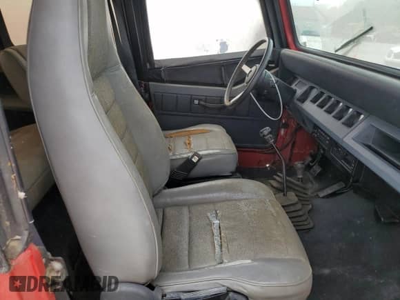 1993 Jeep Wrangler S z VIN 1J4FY19PXPP214451, wystawiony jako Copart lot #60992985 z przebiegiem 147 398 mil mil oraz Czysty tytuł • Clean title. Historia ofert i sprzedaży dostępna na DreamBid. Obrazek 11.