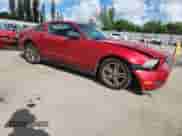 2010 Ford Mustang V6 с VIN 1ZVBP8AN1A5176585, выставлен на аукционе Copart как лот 83781375 с пробегом 94 974 миль миль и На запчасти • Non repairable. История ставок и продаж доступна на DreamBid. Изображение 4.