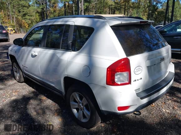2011 Jeep Compass Limited с VIN 1J4NF5FB3BD158302, выставлен на аукционе IAAI как лот 43497375 с пробегом 153 803 миль миль и . История ставок и продаж доступна на DreamBid. Изображение 3.