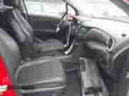 2017 Chevrolet Trax LT с VIN 3GNCJLSB2HL240022, выставлен на аукционе IAAI как лот 43392901 с пробегом 62 195 миль миль и . История ставок и продаж доступна на DreamBid. Изображение 5.