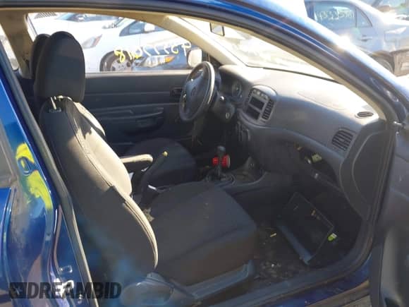 2011 Hyundai Accent GS с VIN KMHCM3AC4BU195927, выставлен на аукционе IAAI как лот 43377618 с пробегом 55 933 миль миль и . История ставок и продаж доступна на DreamBid. Изображение 5.