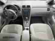 2011 Toyota Corolla S с VIN 2T1BU4EE6BC604315, выставлен на аукционе Copart как лот 69349455 с пробегом Не указан миль и Списание • Salvage title. История ставок и продаж доступна на DreamBid. Изображение 8.