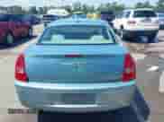 2009 Chrysler 300 Touring с VIN 2C3LA53VX9H565920, выставлен на аукционе IAAI как лот 42303638 с пробегом 153 515 миль миль и . История ставок и продаж доступна на DreamBid. Изображение 16.
