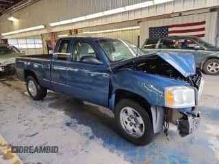 2005 Dodge Dakota SLT with VIN 1D7HE42N75S209600, listed as a Copart auction lot 69435895 with 107,537 mi miles and Clean title. Bid and sale history available at DreamBid. Image 4.